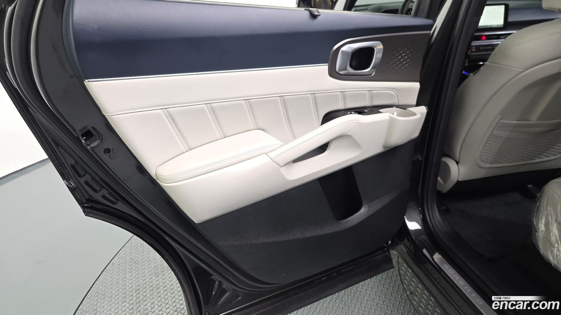 Main__Slider__Photo:Sorento Kia 2024.4-24