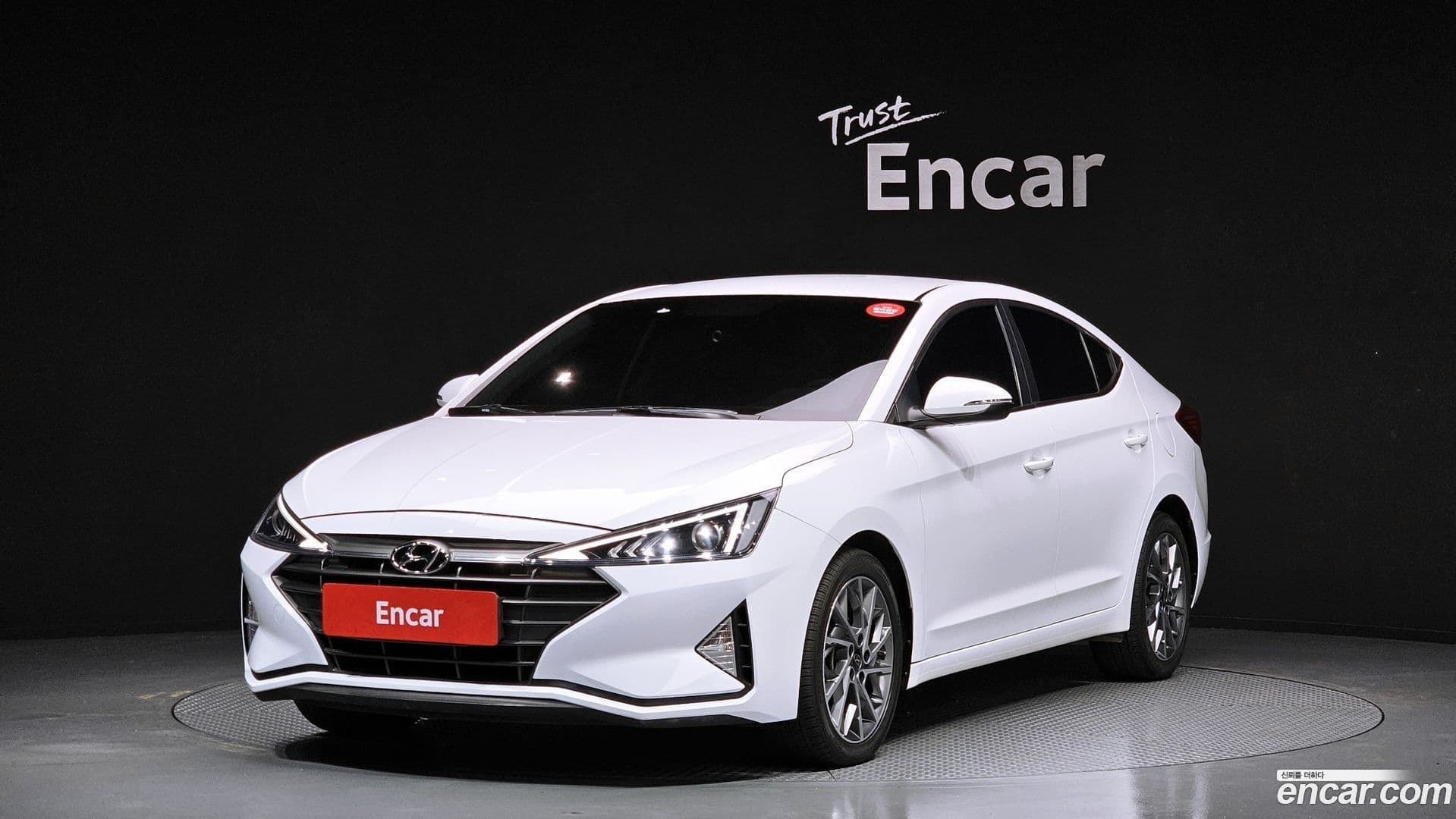 Main__Slider__Photo:AVANTE Hyundai 2018.10-0