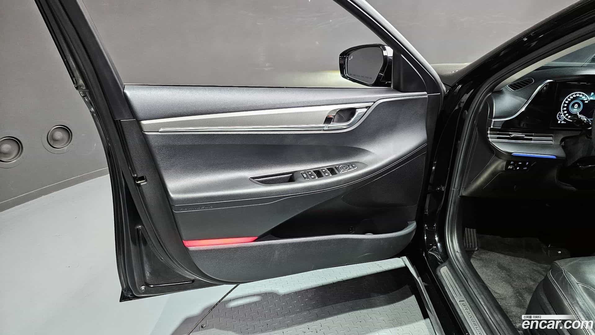 Grandeur Hyundai 2022.2-INNER-034