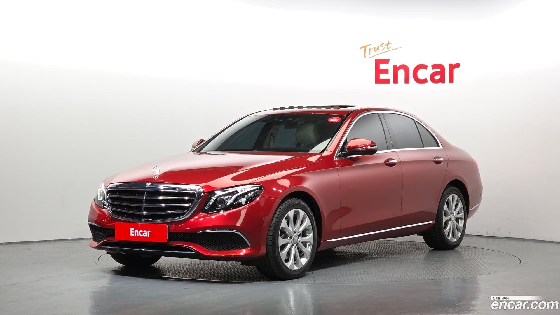Main__Slider__Photo:E-Class Mercedes-Benz 2017.3-0