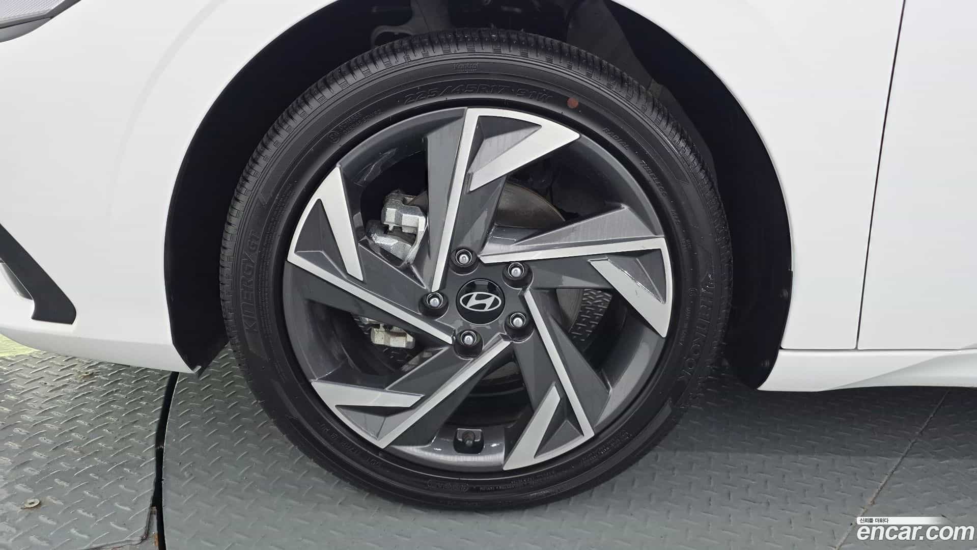 AVANTE Hyundai 2024.4-OUTER-005