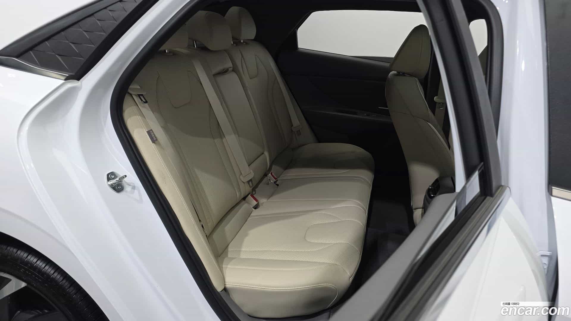 AVANTE Hyundai 2024.4-OPTION-016