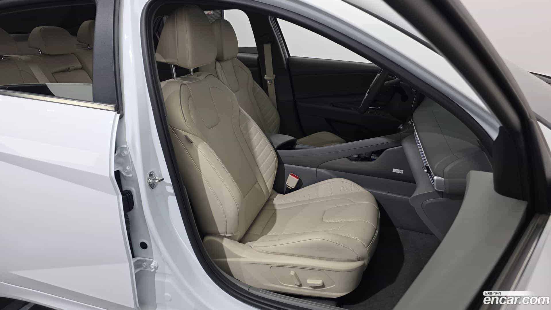 AVANTE Hyundai 2024.4-INNER-036