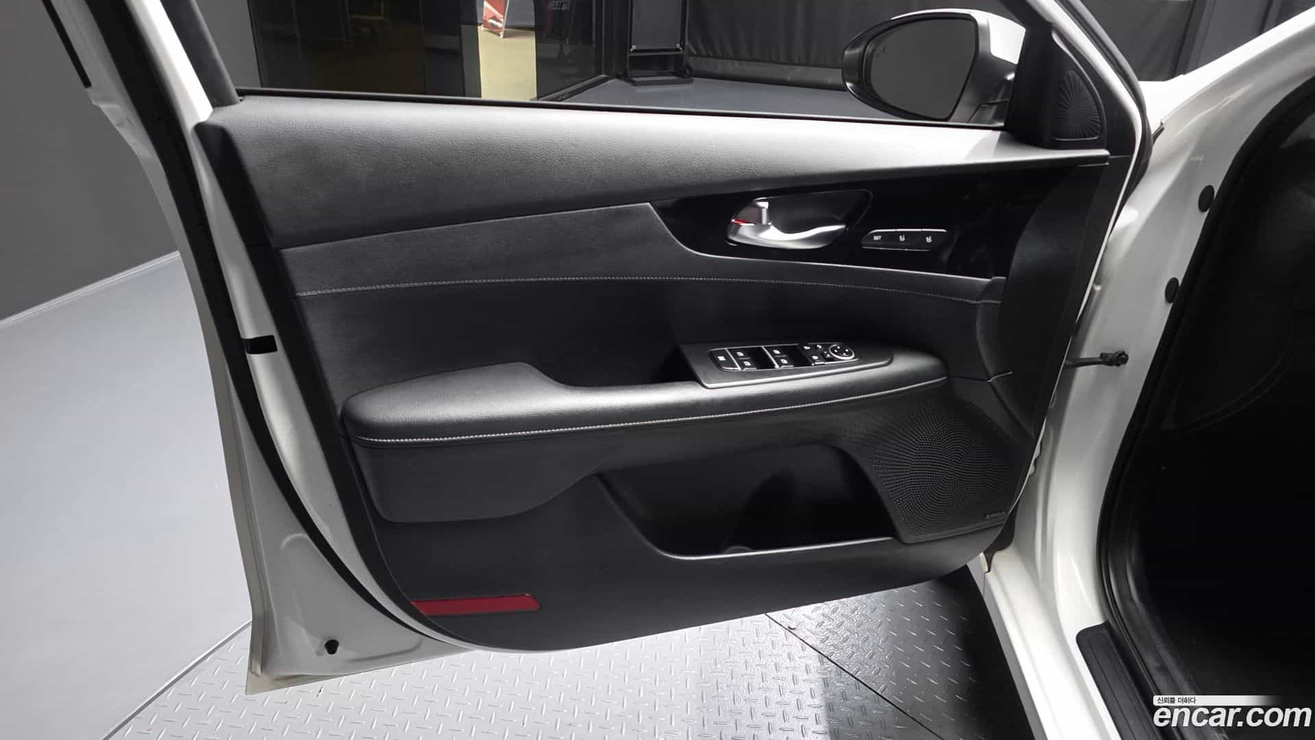 K3 Kia 2021.11-INNER-034