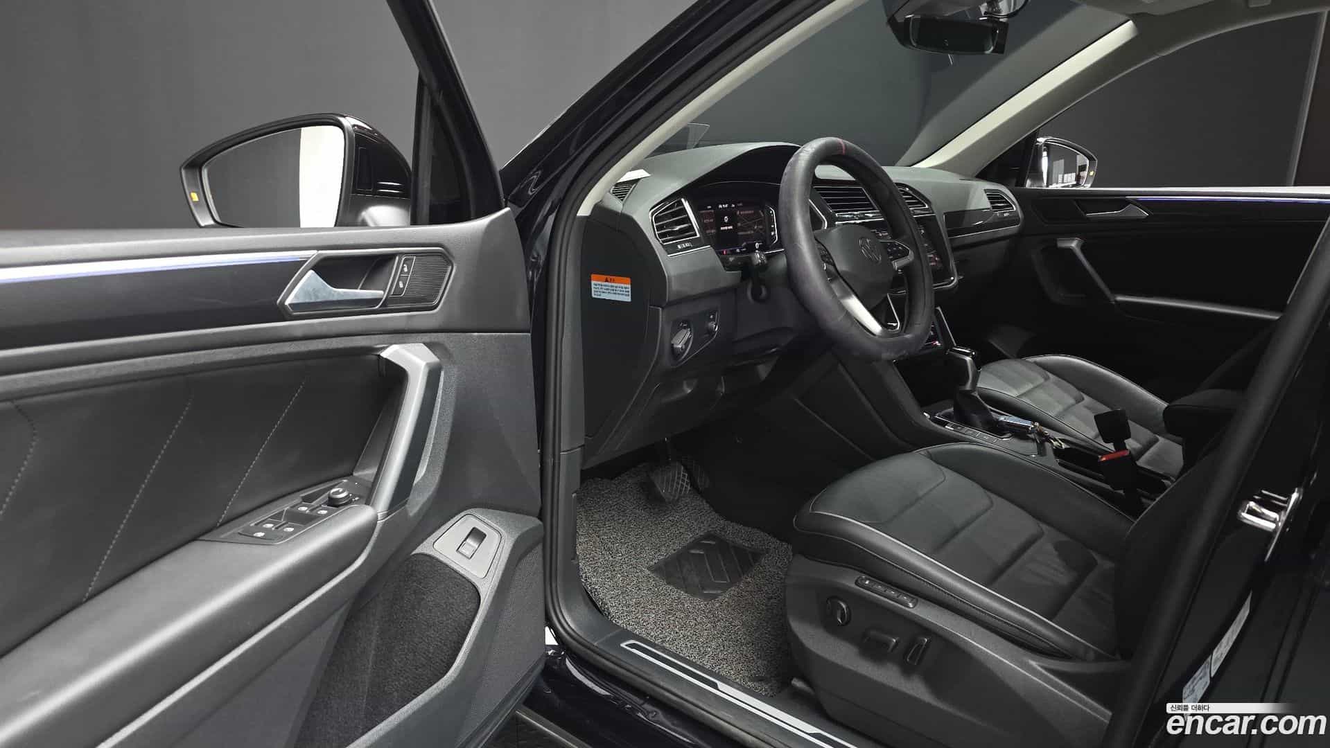 Tiguan Volkswagen 2023.6-OPTION-015