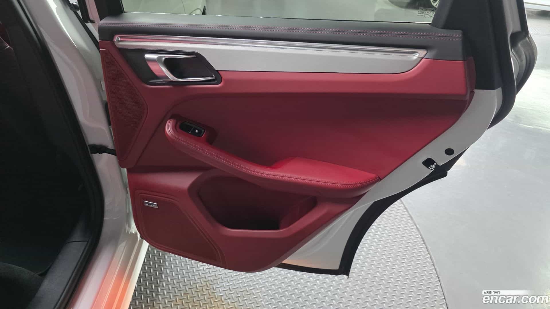 Macan Porsche 2023.1-INNER-035