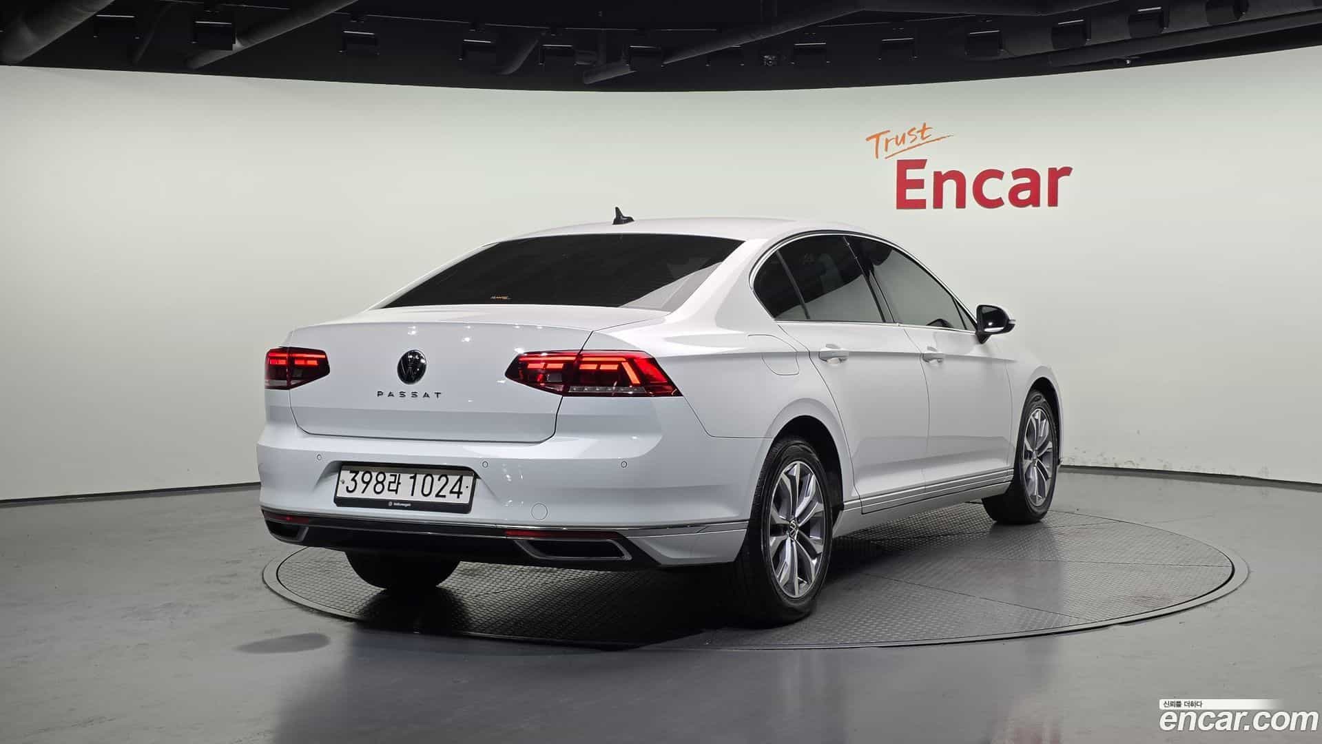 Passat Volkswagen 2022.2-OUTER-002