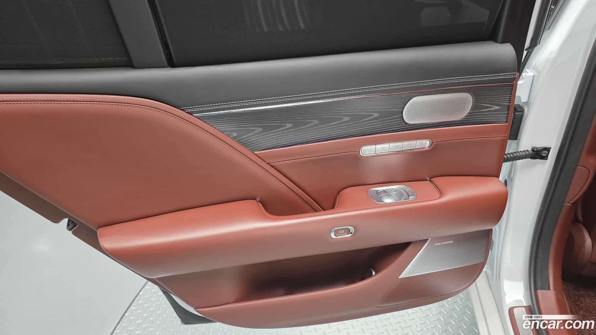 G90 Genesis 2022.1-INNER-035