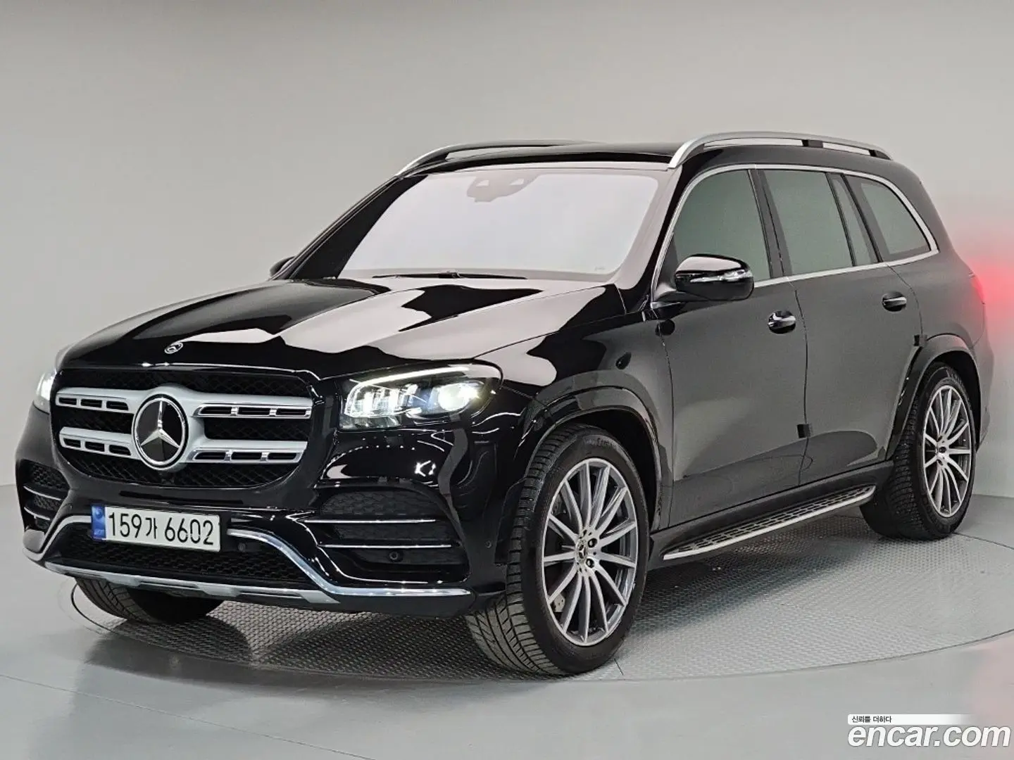Main__Slider__Photo:GLS-Class Mercedes-Benz 2023.1-0