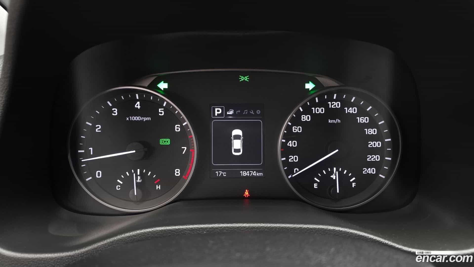 AVANTE Hyundai 2017.11-INNER-008