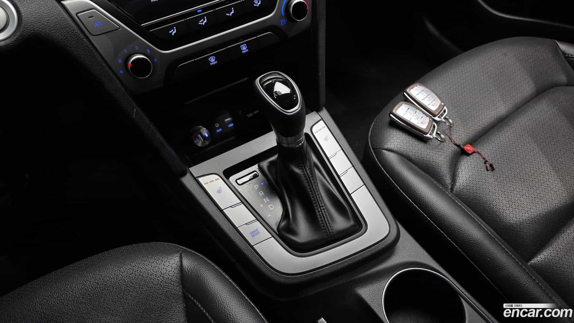 AVANTE Hyundai 2017.11-INNER-009