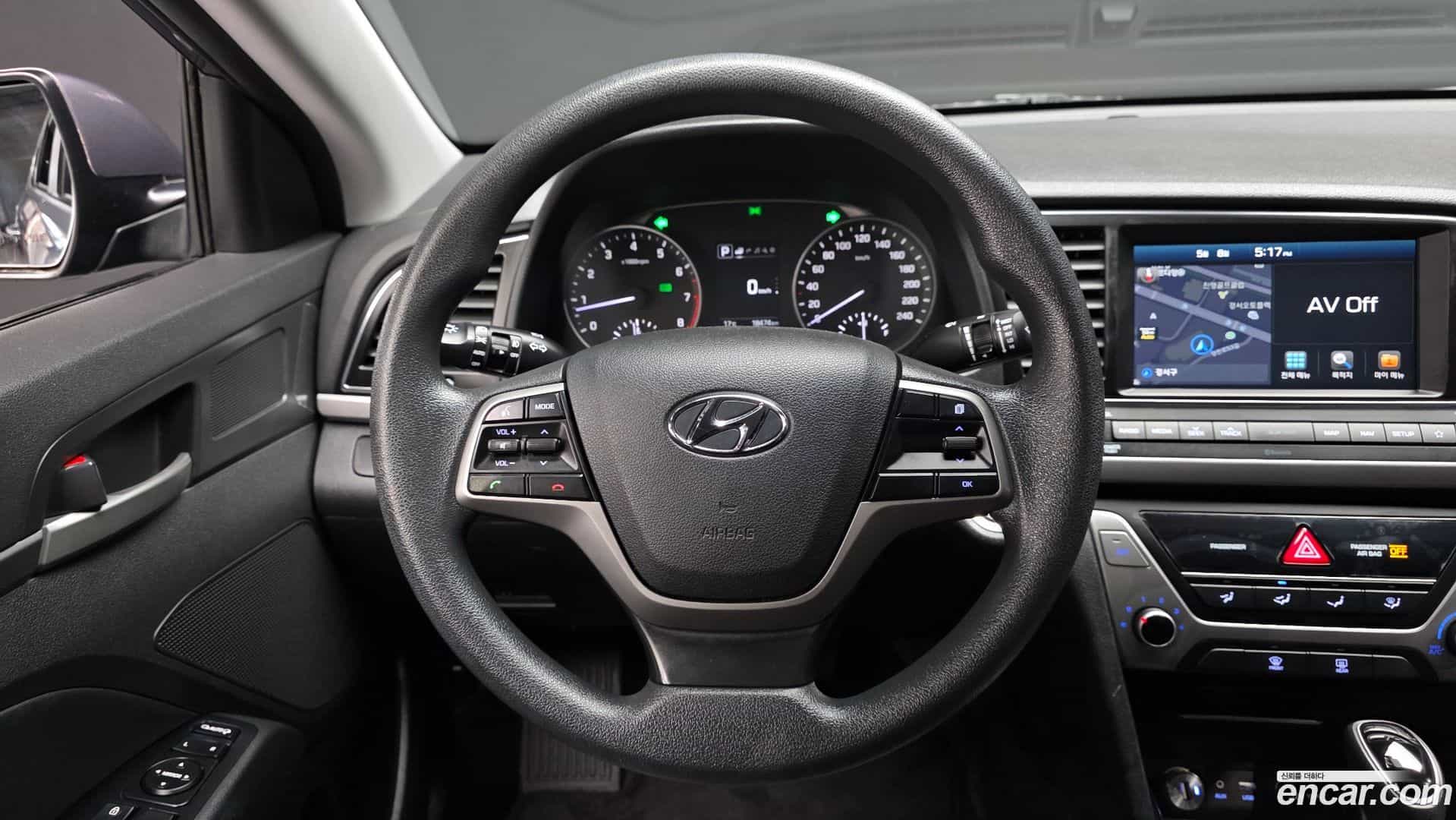 AVANTE Hyundai 2017.11-OPTION-017