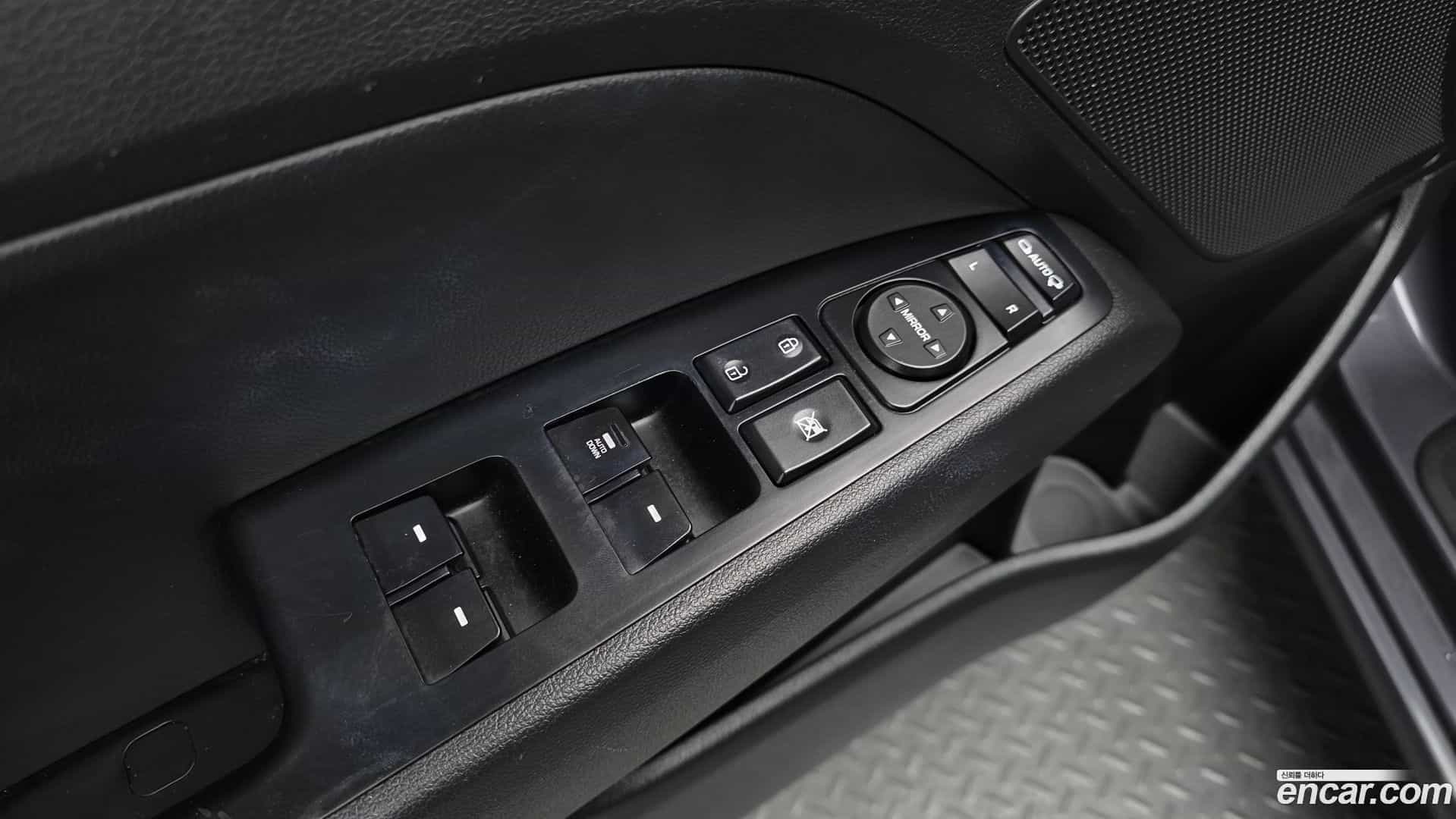 AVANTE Hyundai 2017.11-OPTION-023