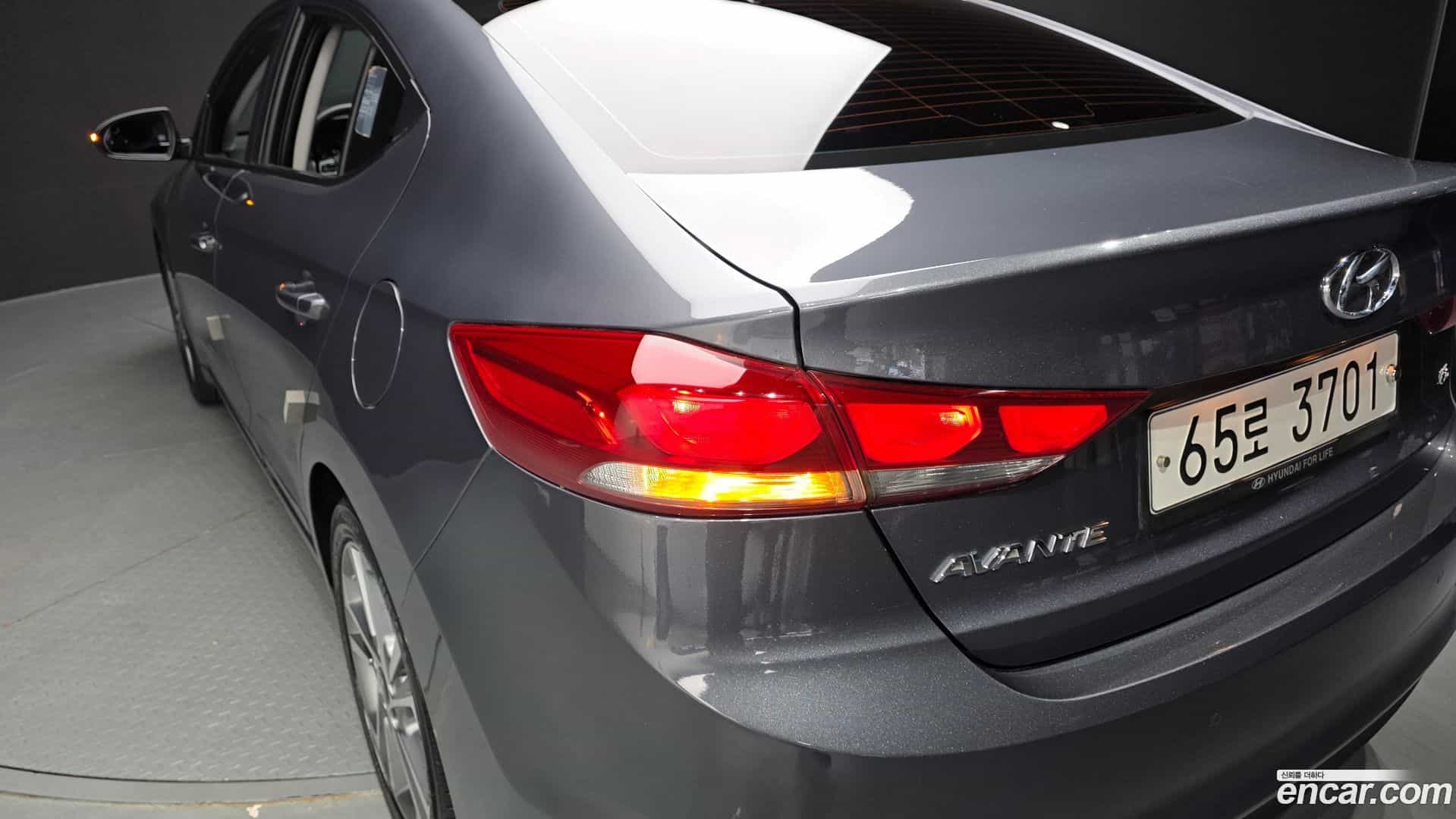 AVANTE Hyundai 2017.11-OUTER-033
