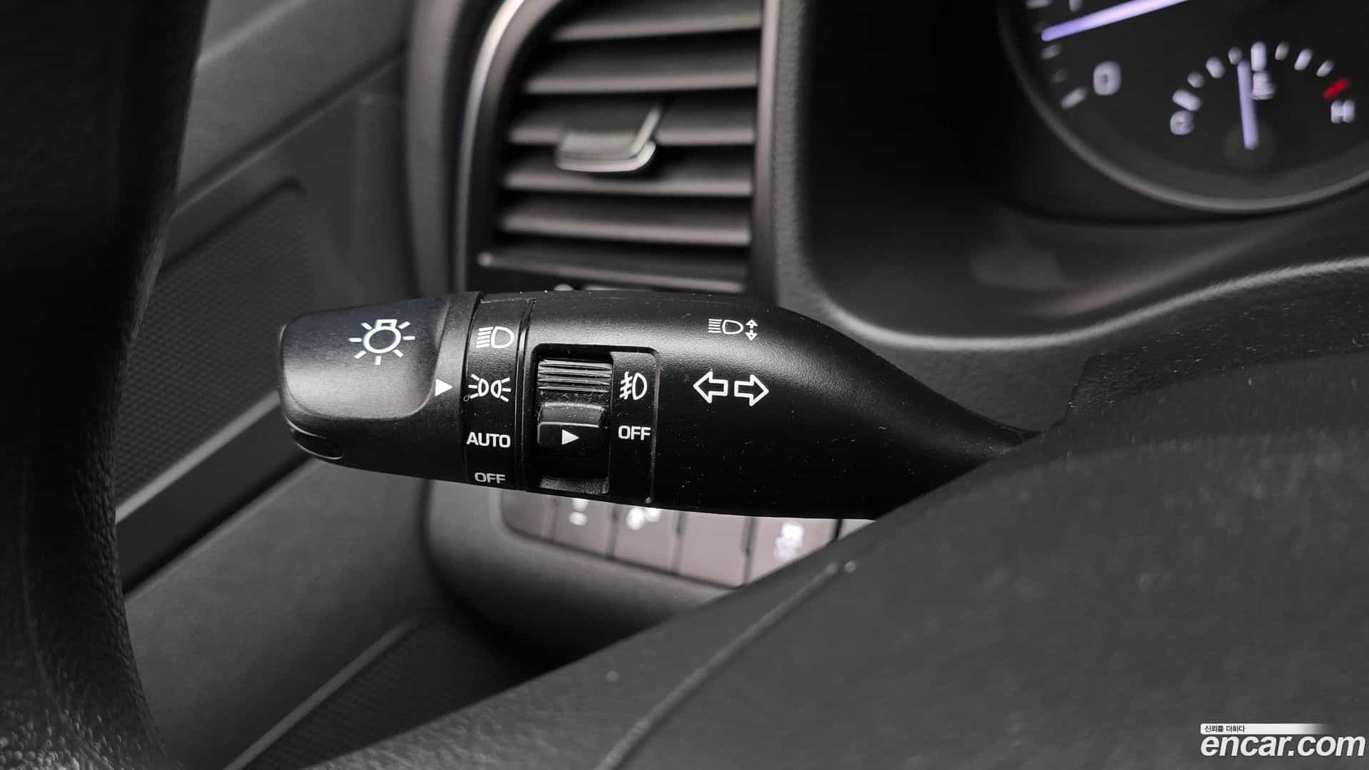AVANTE Hyundai 2017.11-OPTION-042