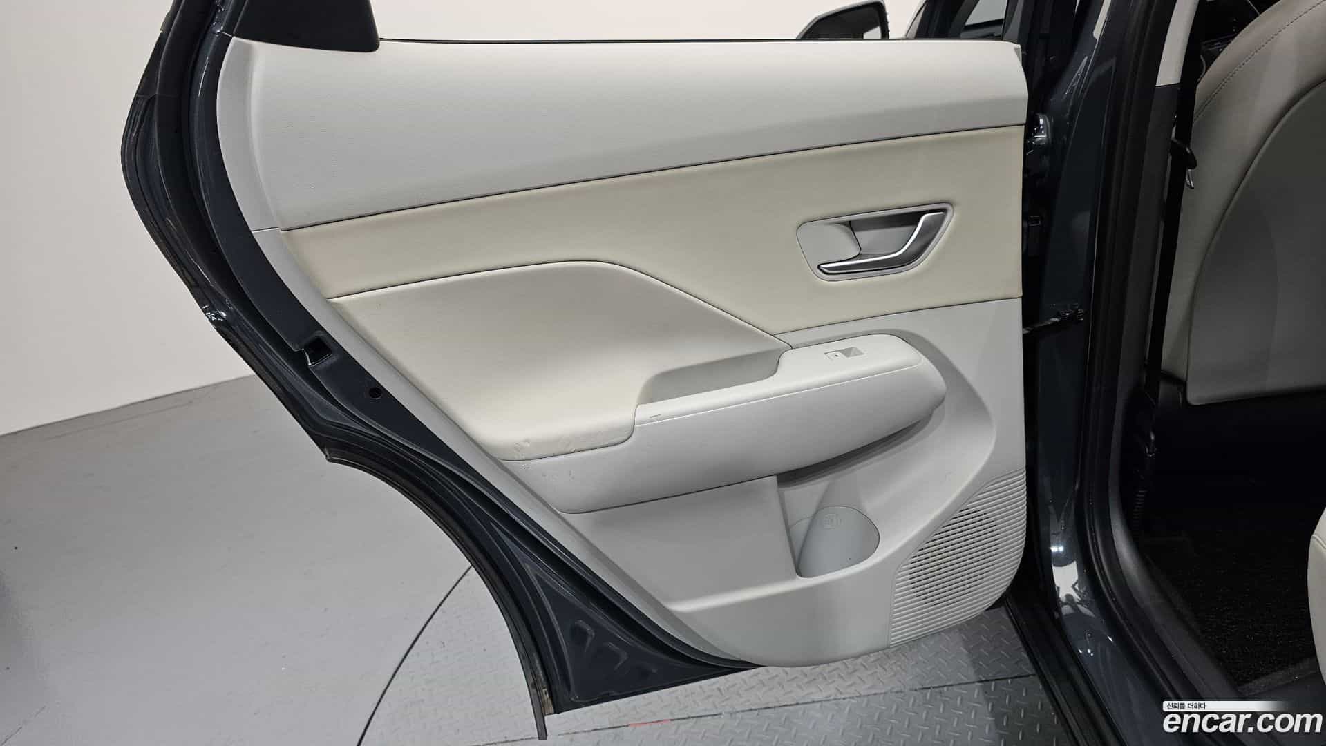 Kona Hyundai 2023.3-INNER-035