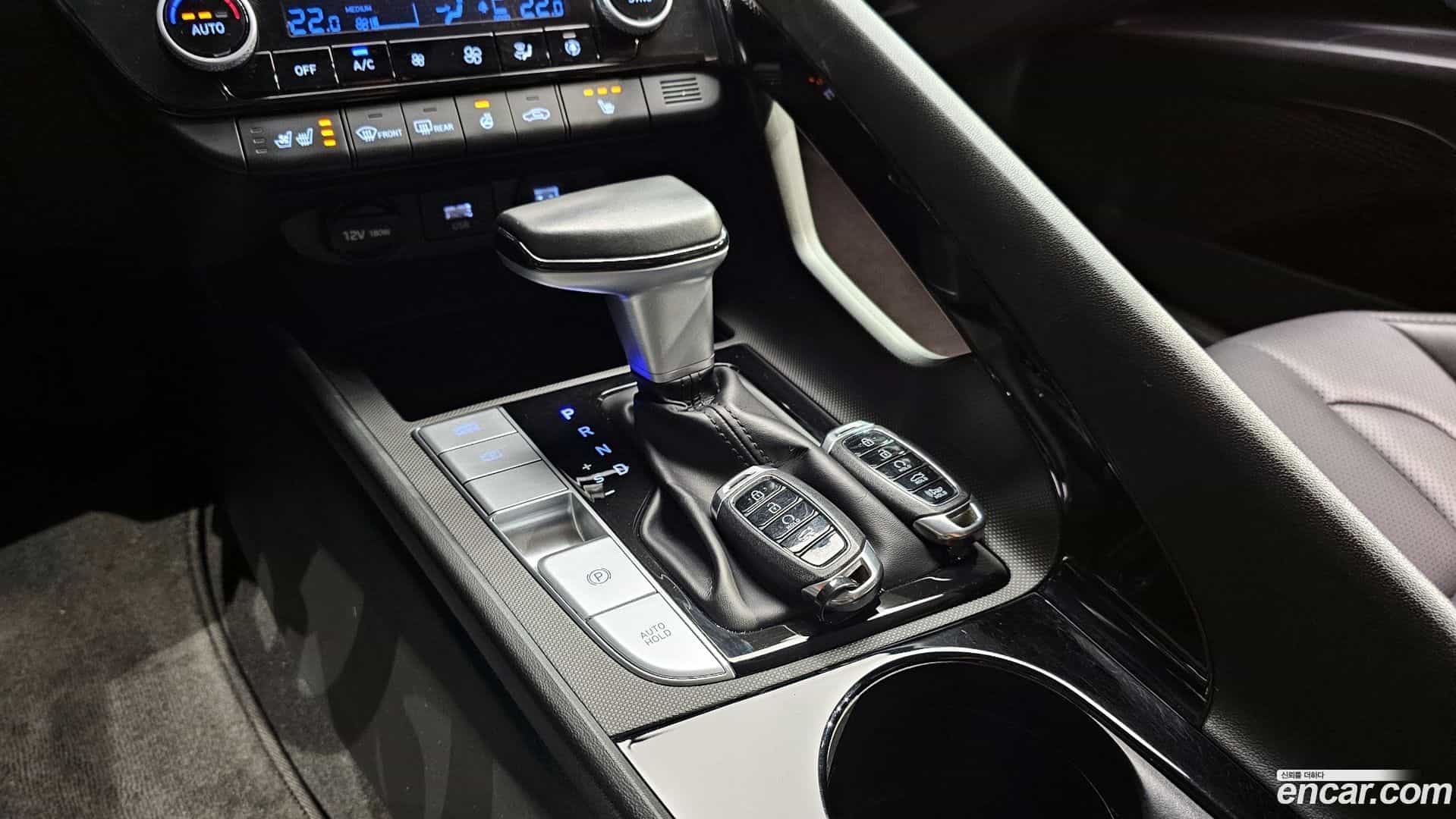AVANTE Hyundai 2020.5-INNER-009