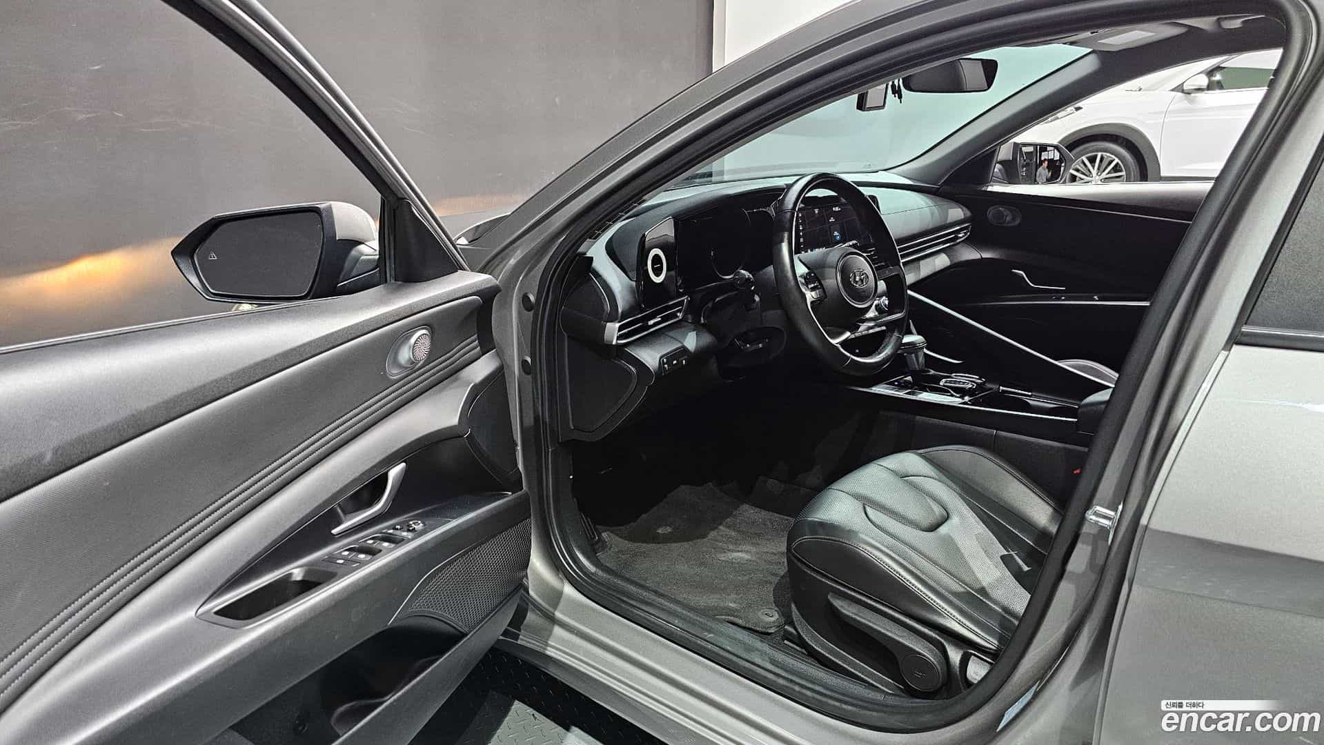 AVANTE Hyundai 2020.5-INNER-010