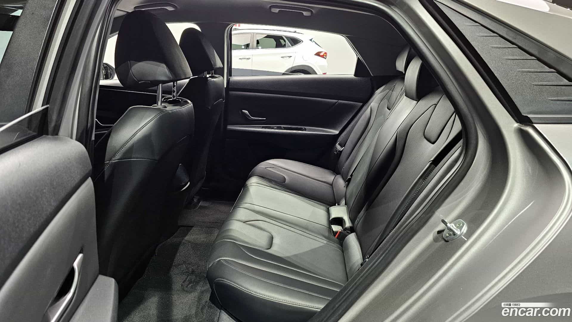 AVANTE Hyundai 2020.5-OPTION-015