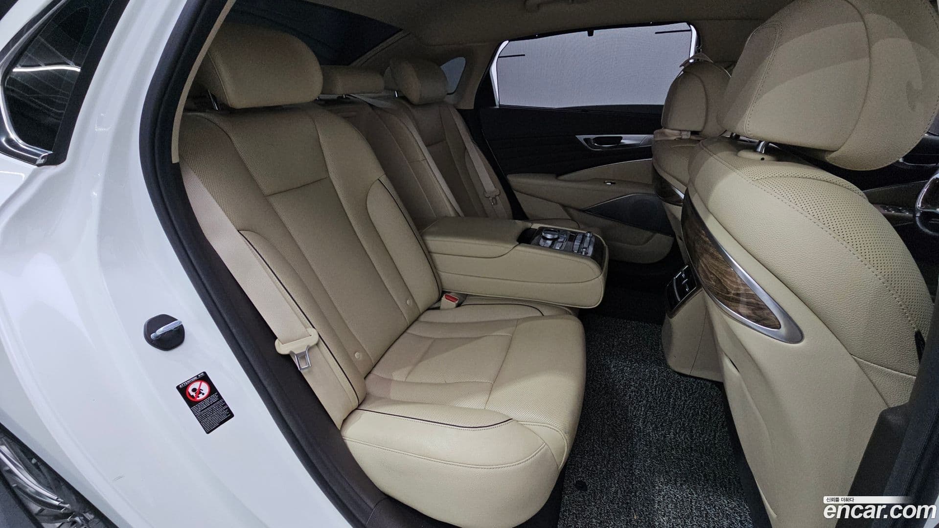 Main__Slider__Photo:K9 Kia 2019.3-30