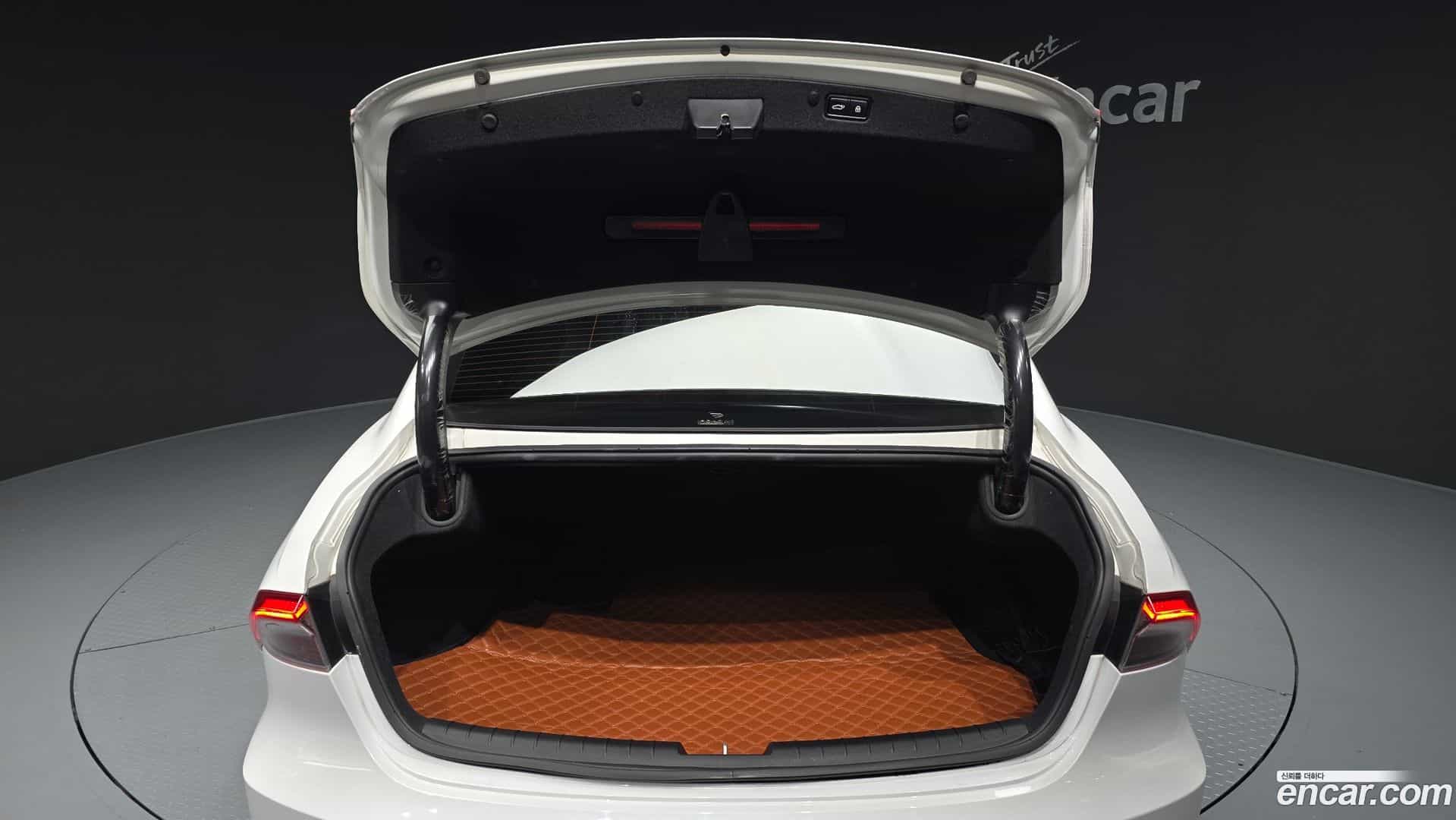 Grandeur Hyundai 2021.7-OPTION-024