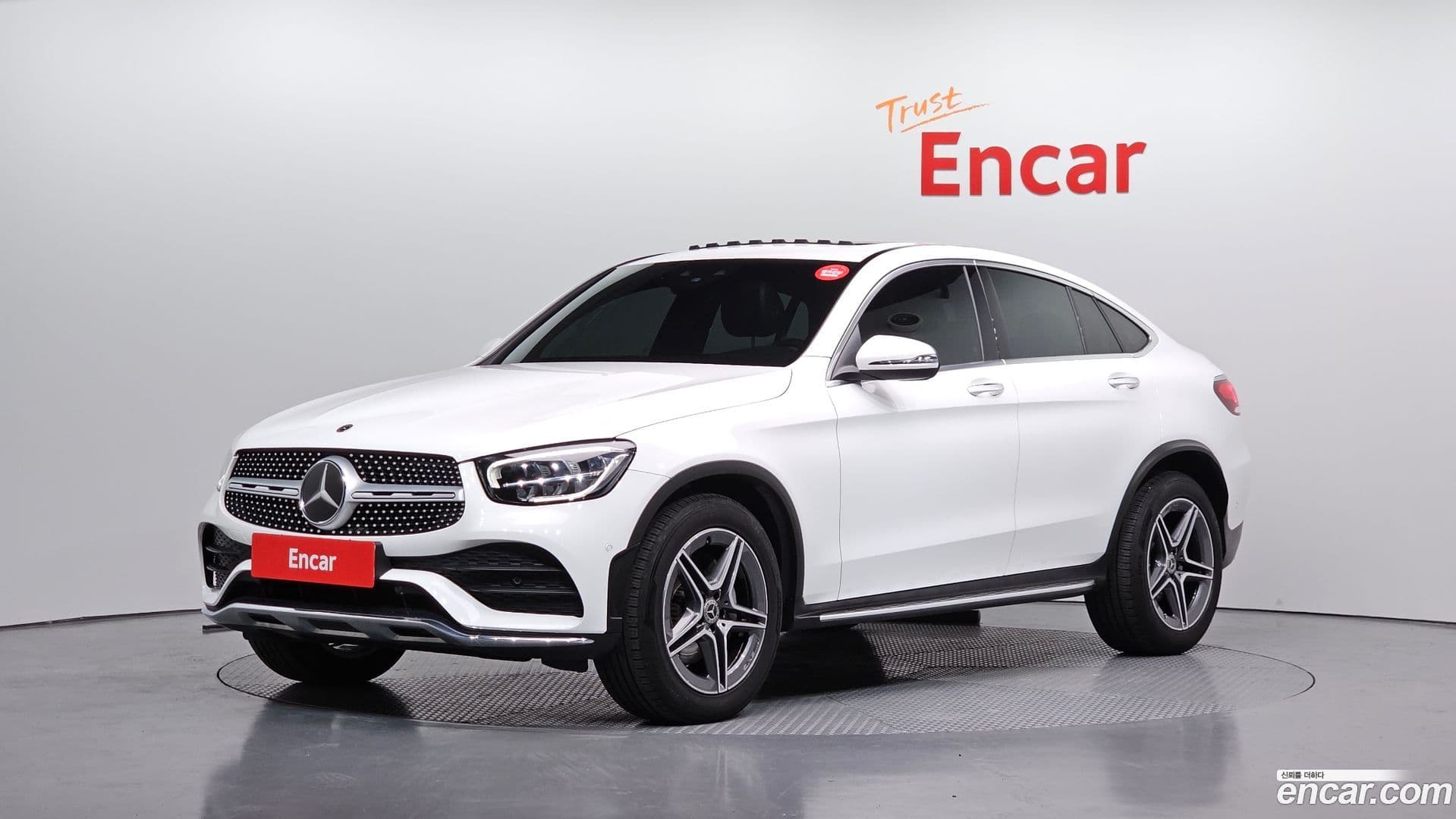 Main__Slider__Photo:GLC-Class Mercedes-Benz 2021.4-0