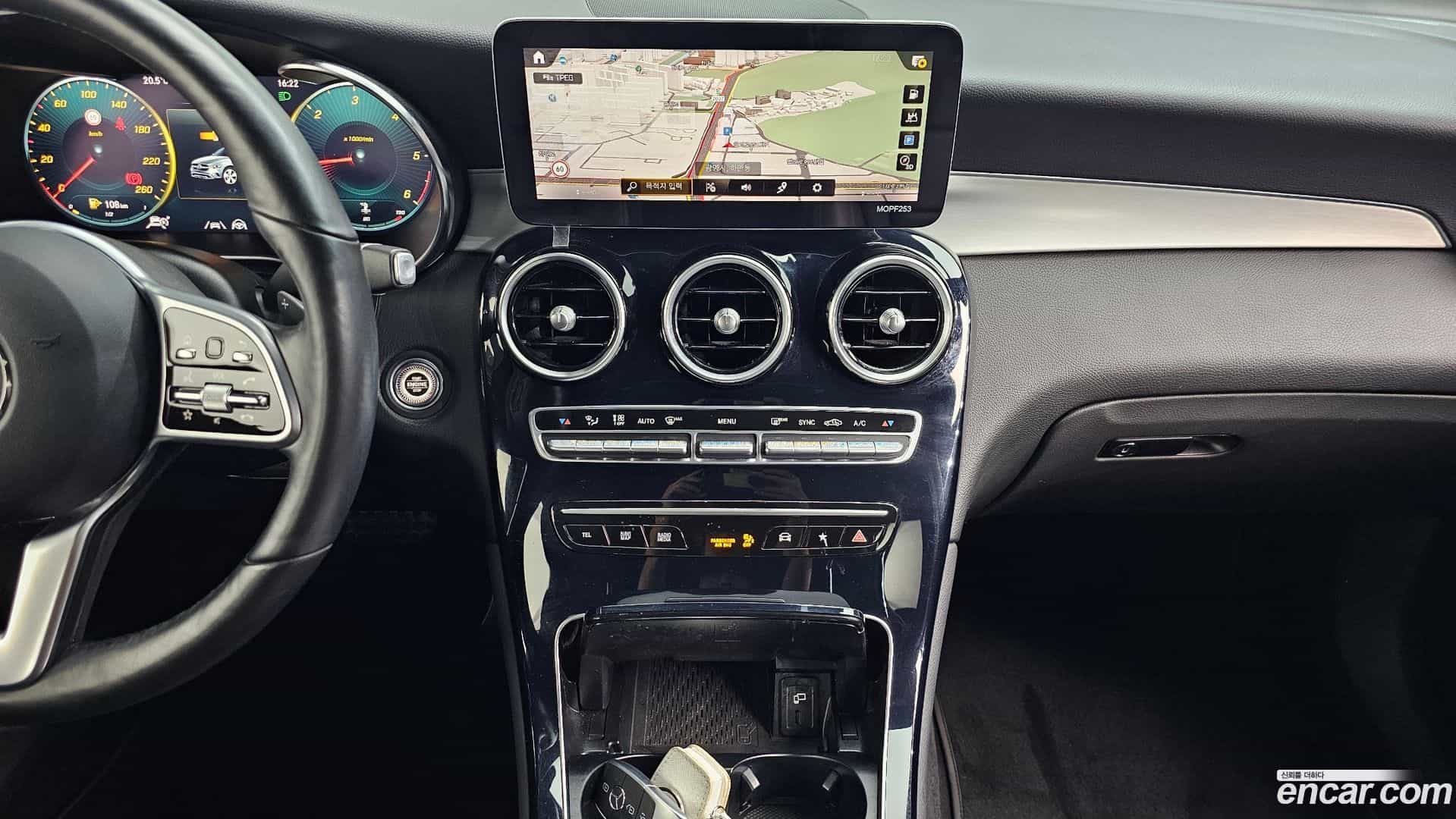 GLC-Class Mercedes-Benz 2021.4-OPTION-016