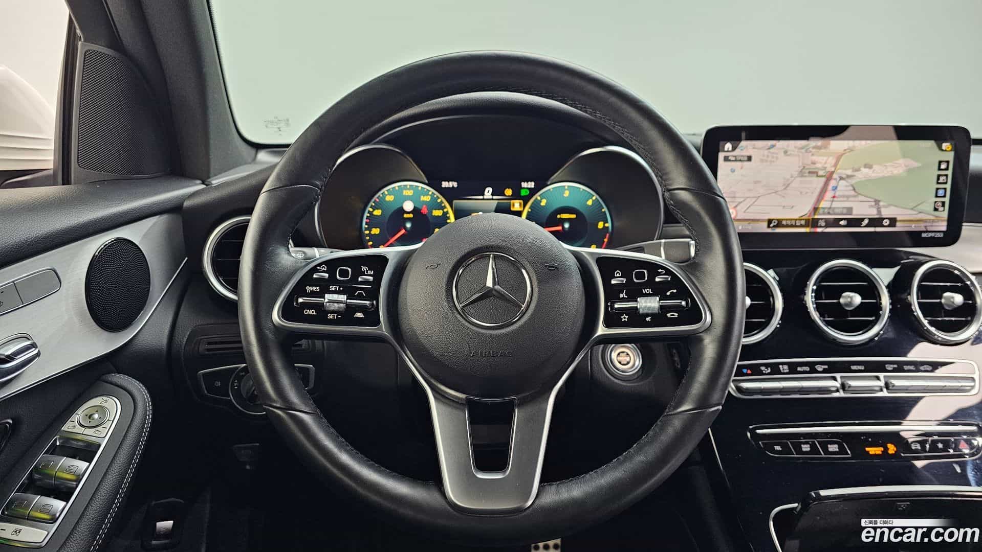GLC-Class Mercedes-Benz 2021.4-OPTION-017