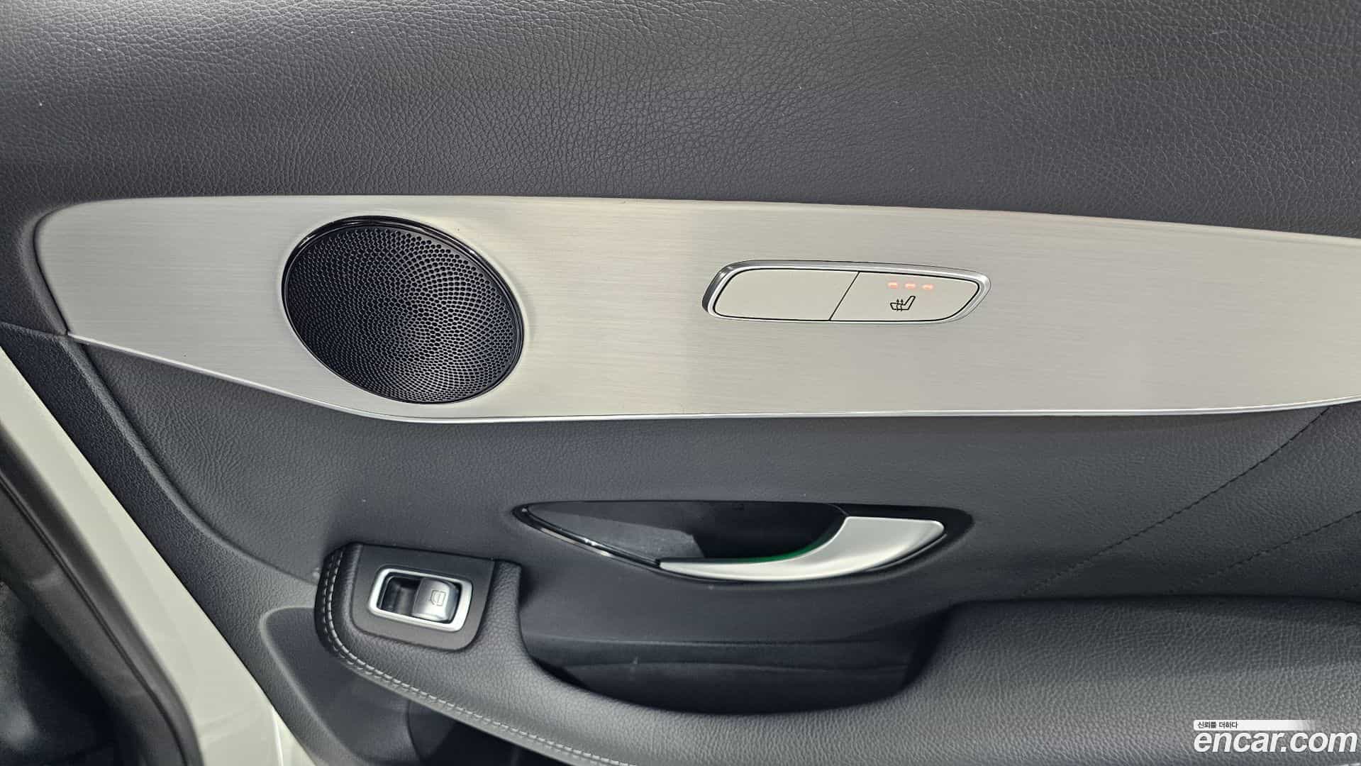 GLC-Class Mercedes-Benz 2021.4-OPTION-023