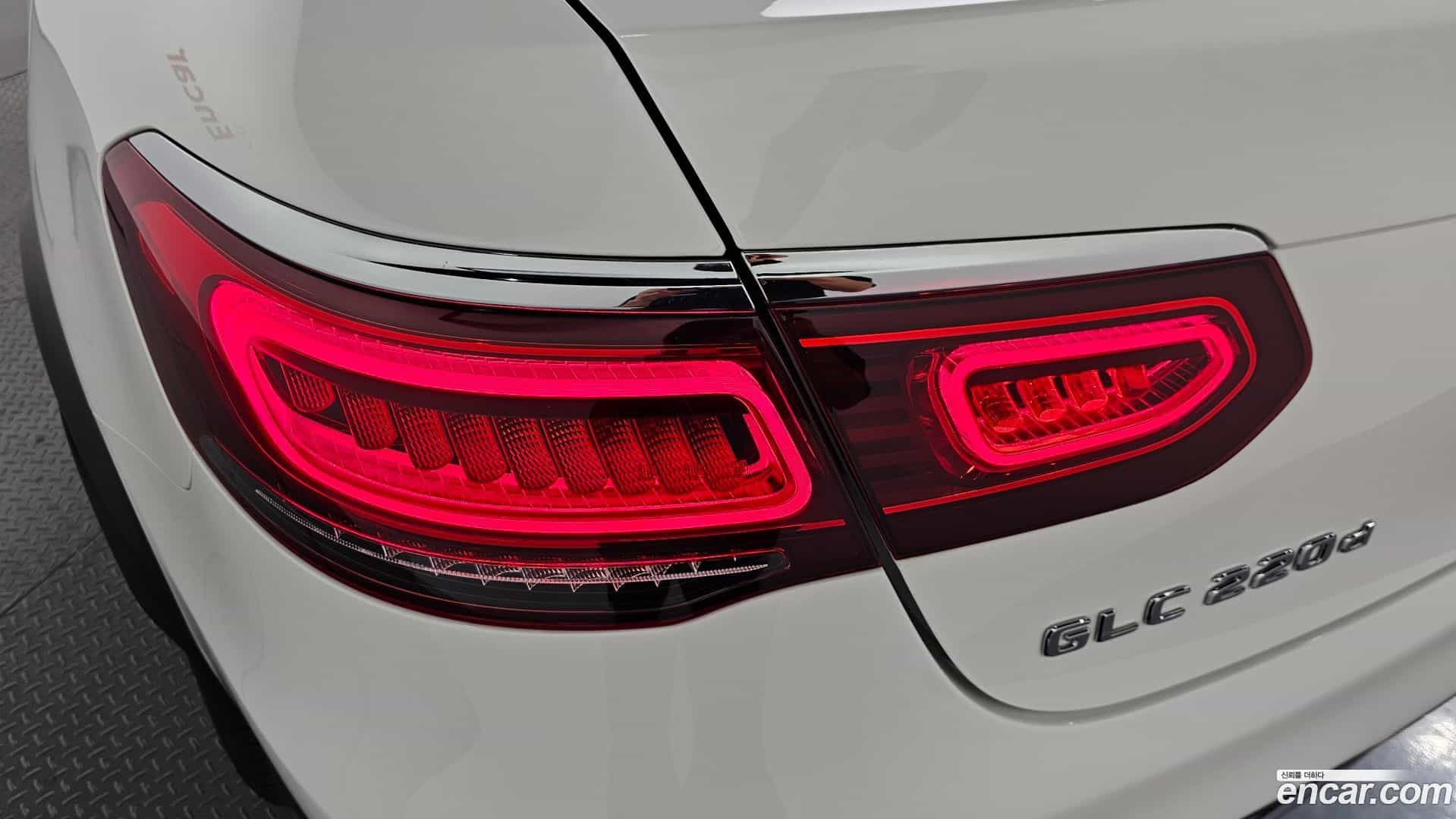 GLC-Class Mercedes-Benz 2021.4-OUTER-033