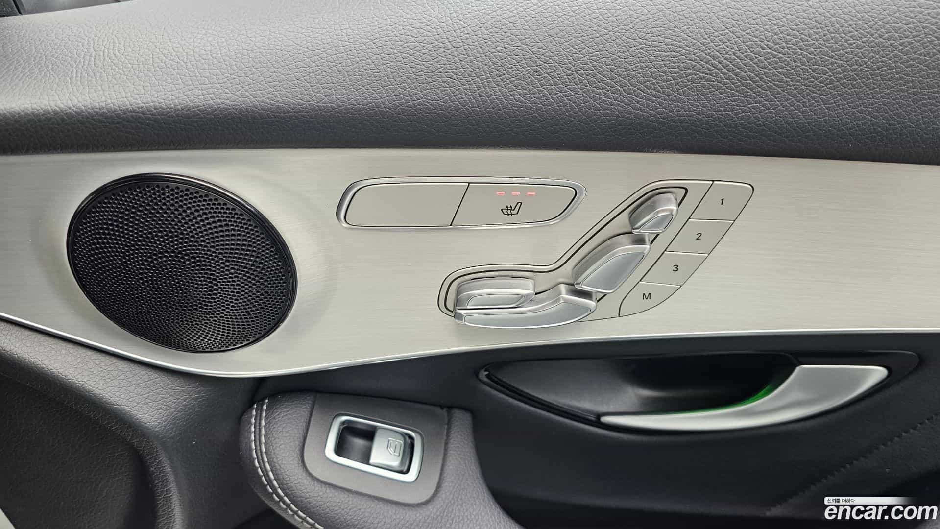 GLC-Class Mercedes-Benz 2021.4-OPTION-040