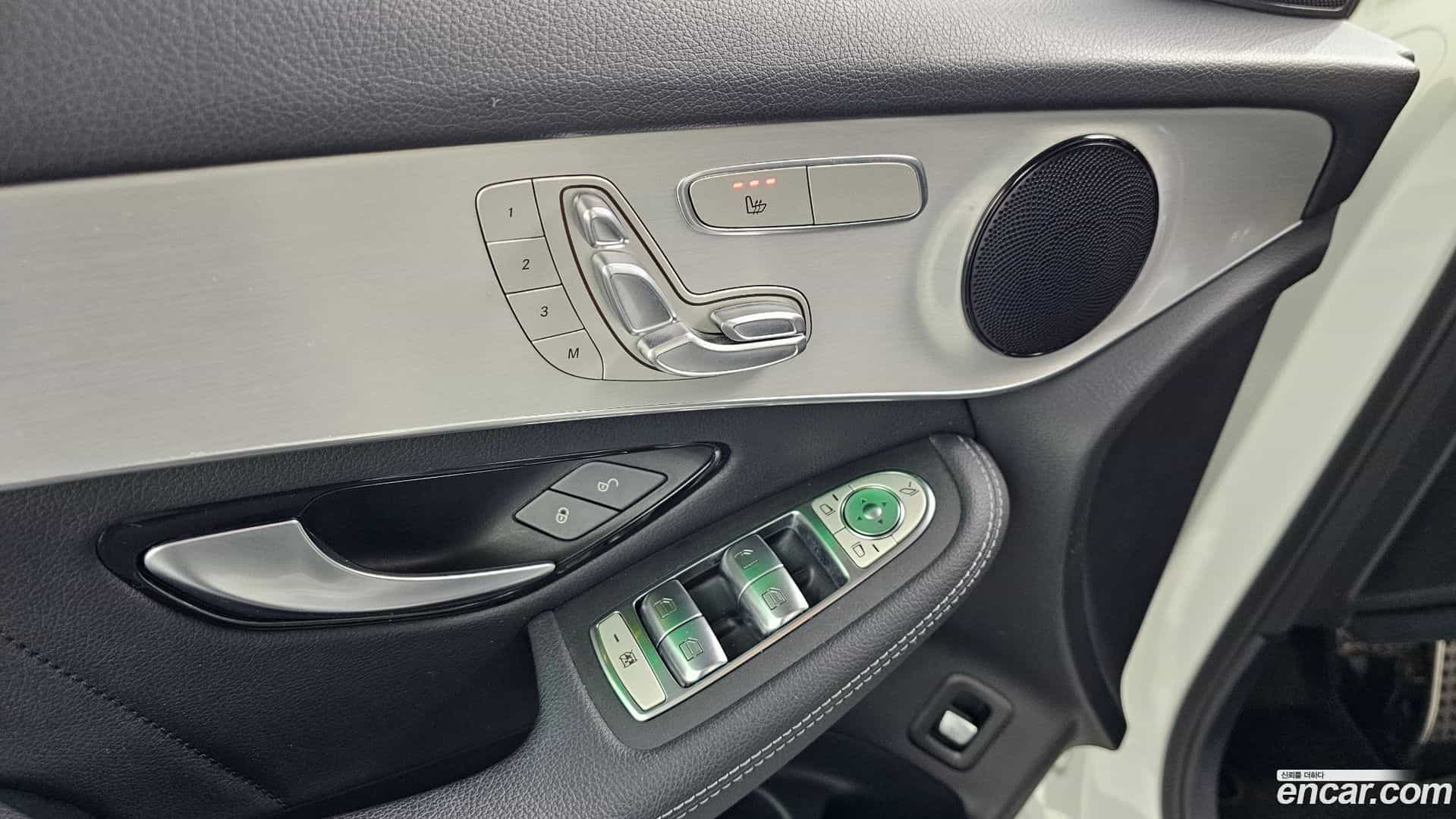 GLC-Class Mercedes-Benz 2021.4-OPTION-043