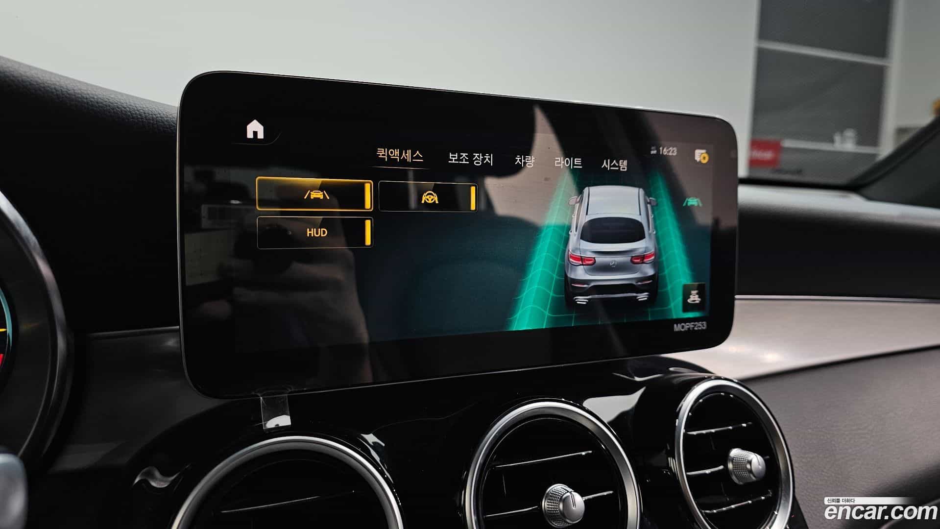 GLC-Class Mercedes-Benz 2021.4-OPTION-046