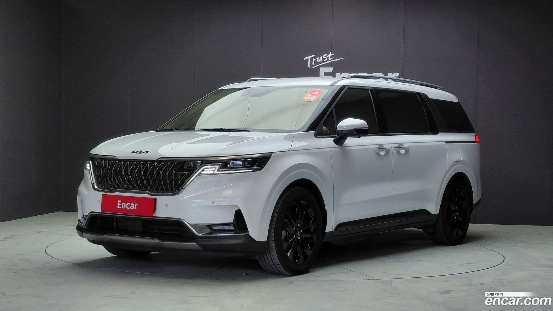 Main__Slider__Photo:Canival Kia 2022.5-0