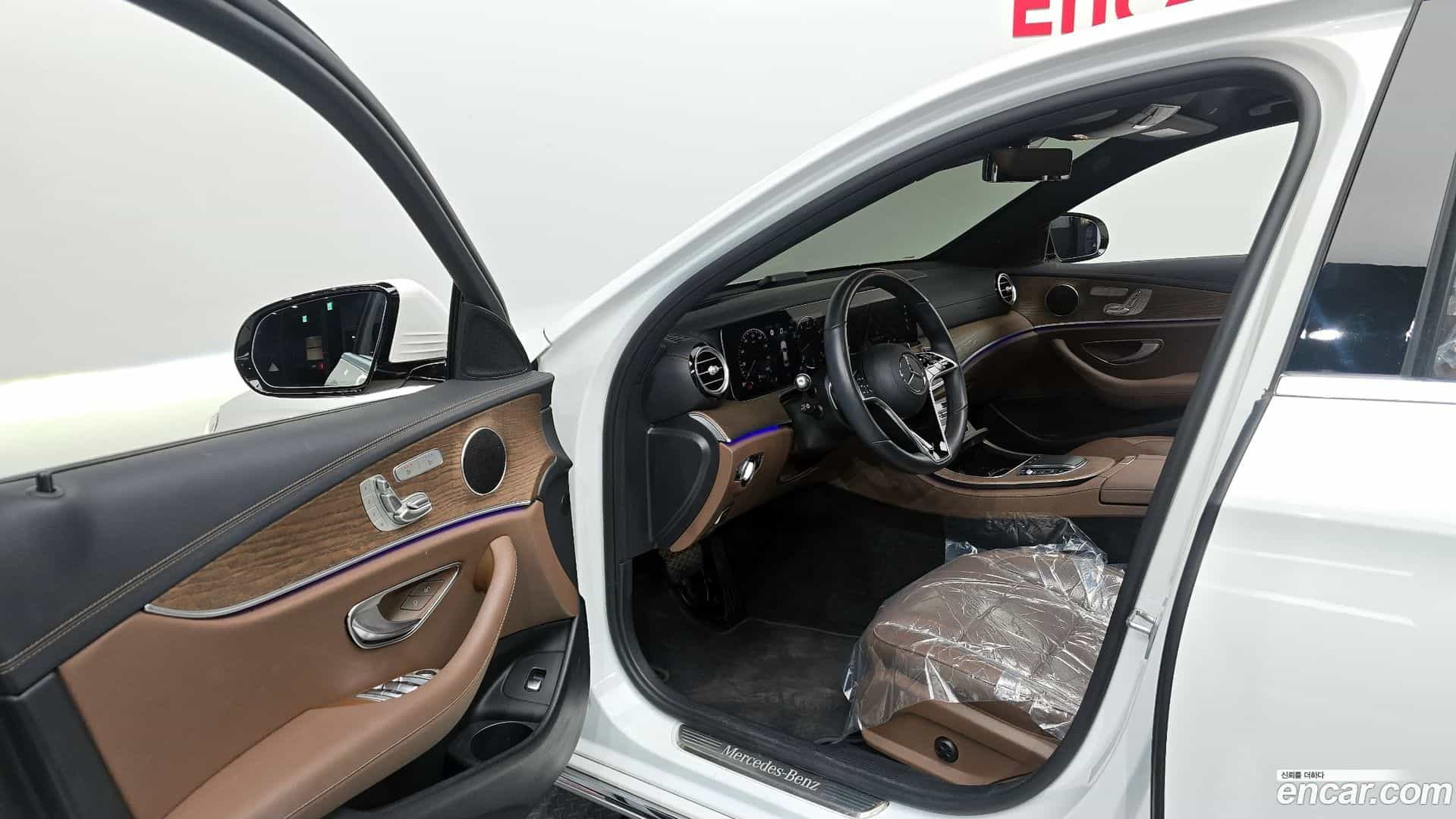 E-Class Mercedes-Benz 2023.9-INNER-010