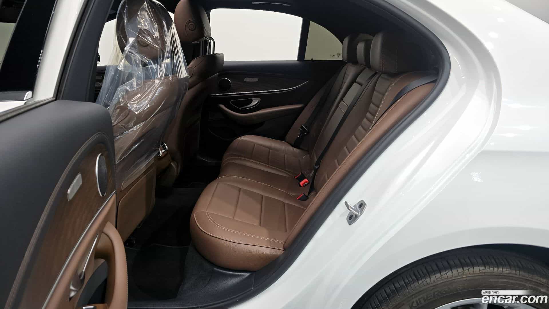 E-Class Mercedes-Benz 2023.9-OPTION-016