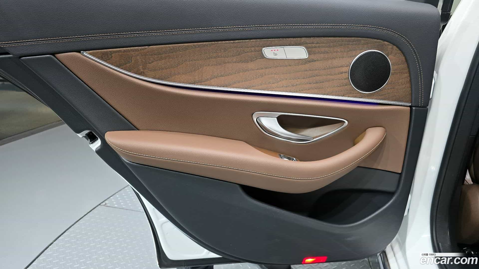 E-Class Mercedes-Benz 2023.9-INNER-035