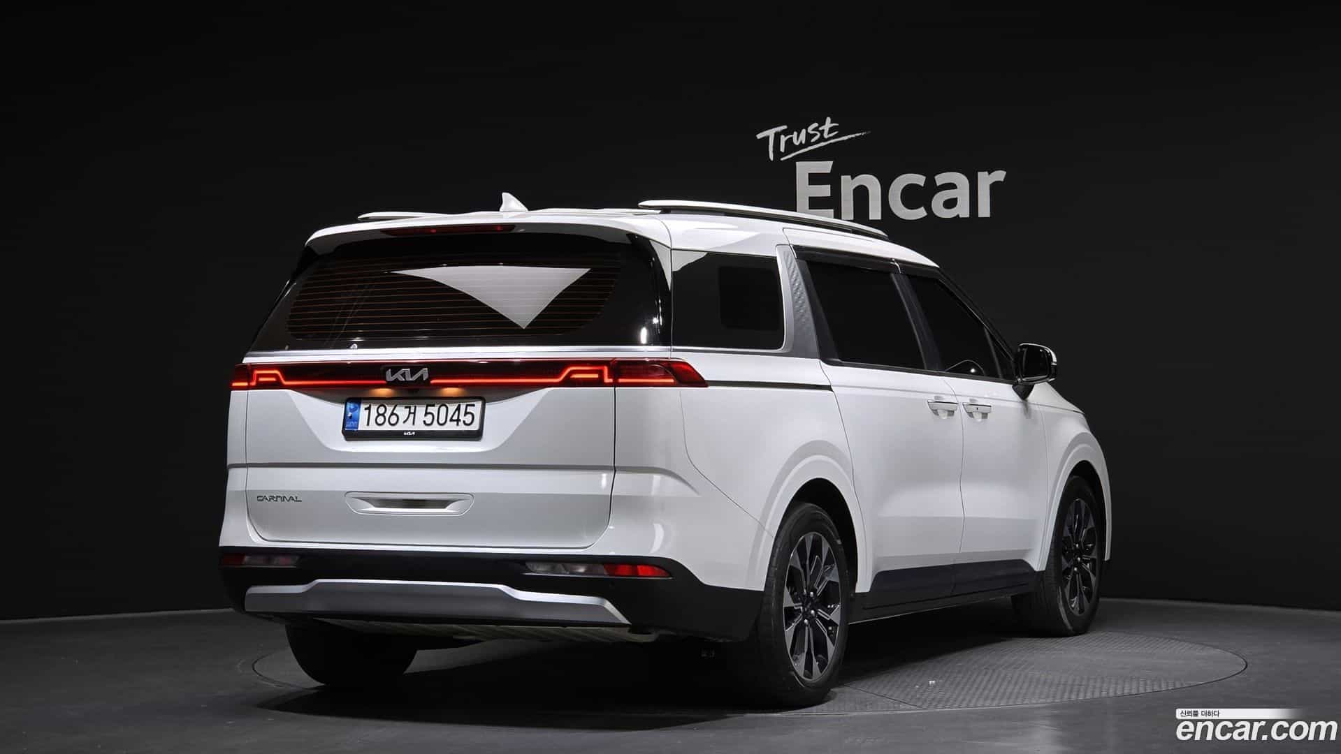 Canival Kia 2023.2-OUTER-002