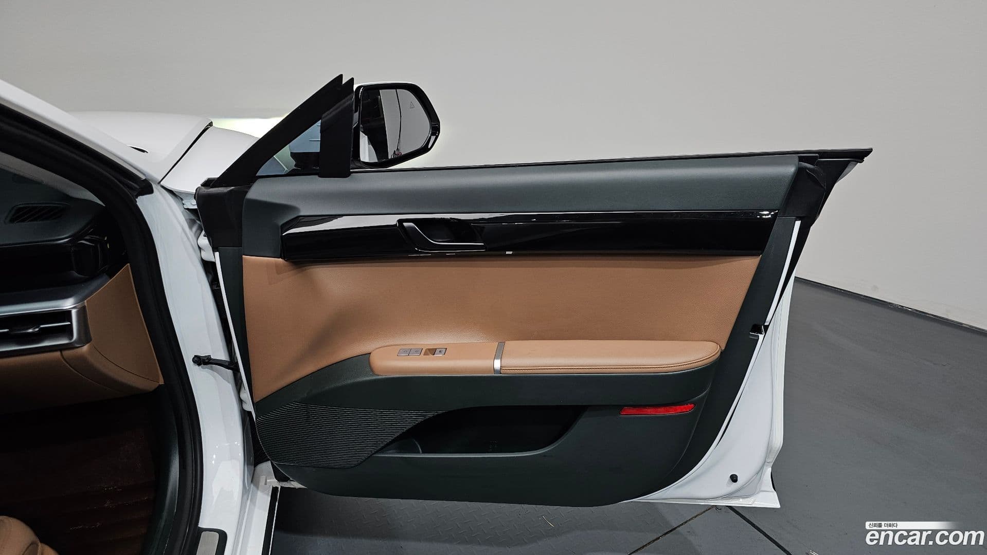 Main__Slider__Photo:Grandeur Hyundai 2023.6-23