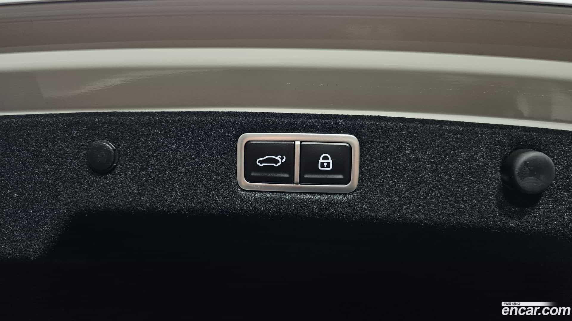 Grandeur Hyundai 2023.6-OPTION-045