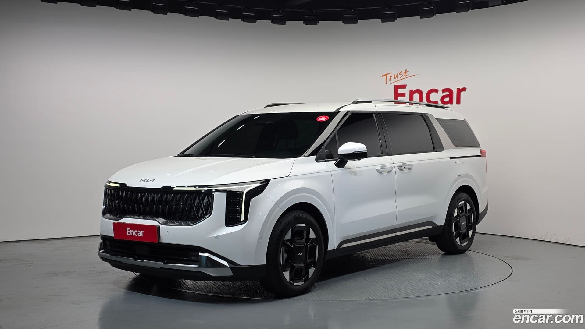 Main__Slider__Photo:Canival Kia 2024.6-0