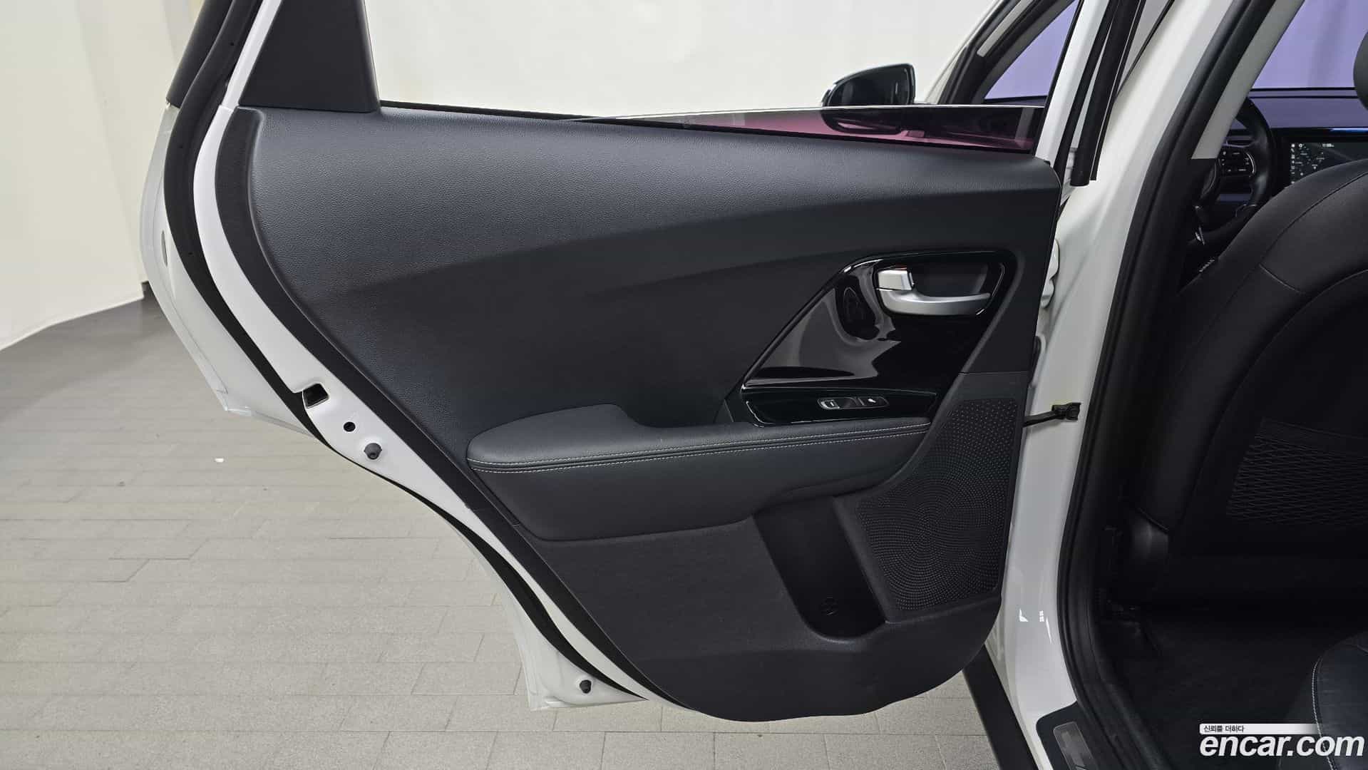 Niro Kia 2016.10-INNER-035