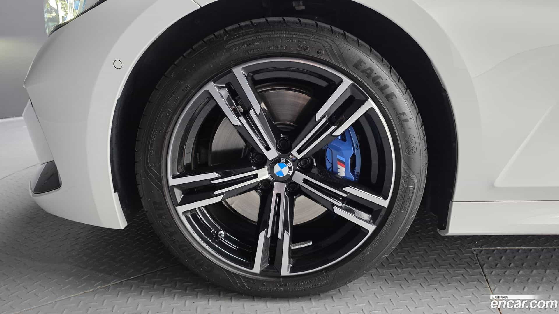 3-Series BMW 2025.1-OUTER-005