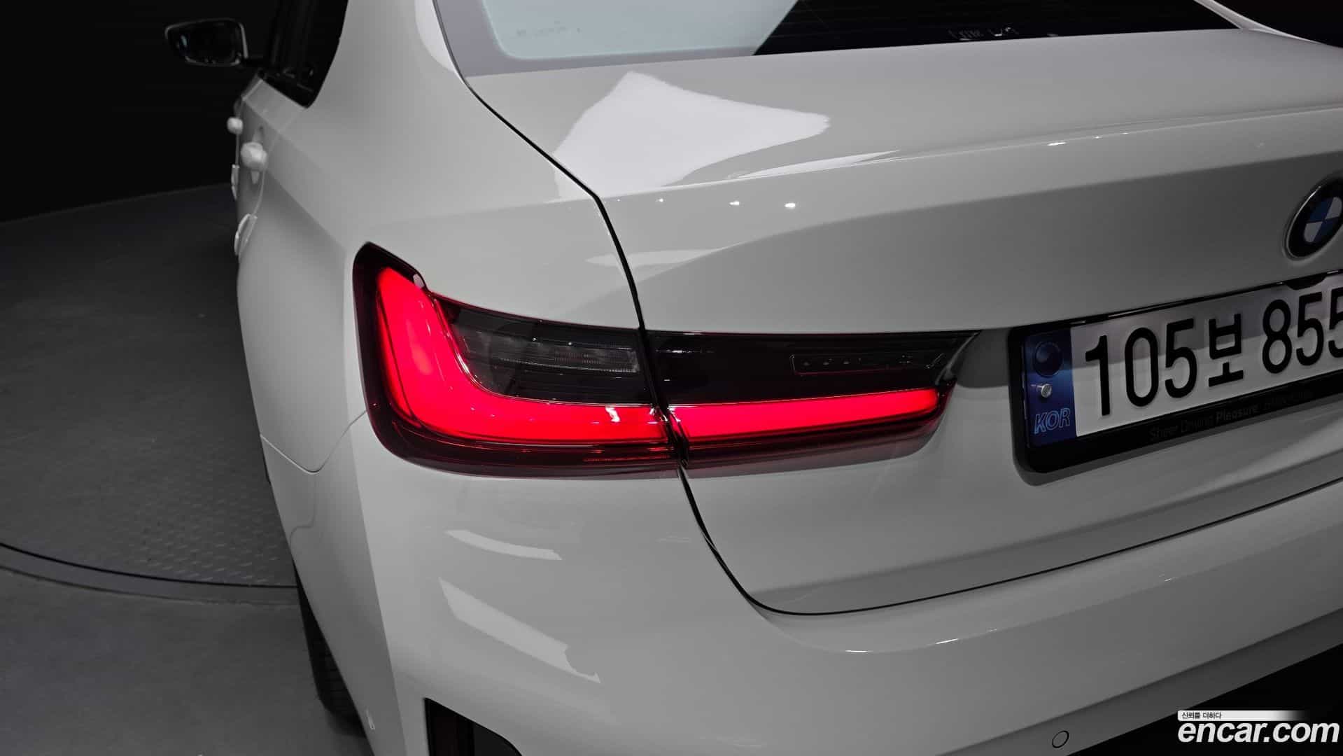 3-Series BMW 2025.1-OUTER-033
