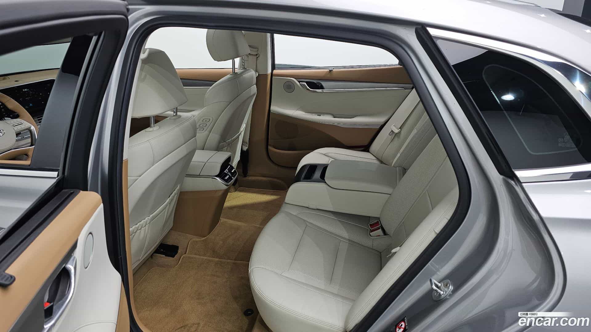 Grandeur Hyundai 2021.4-OPTION-016