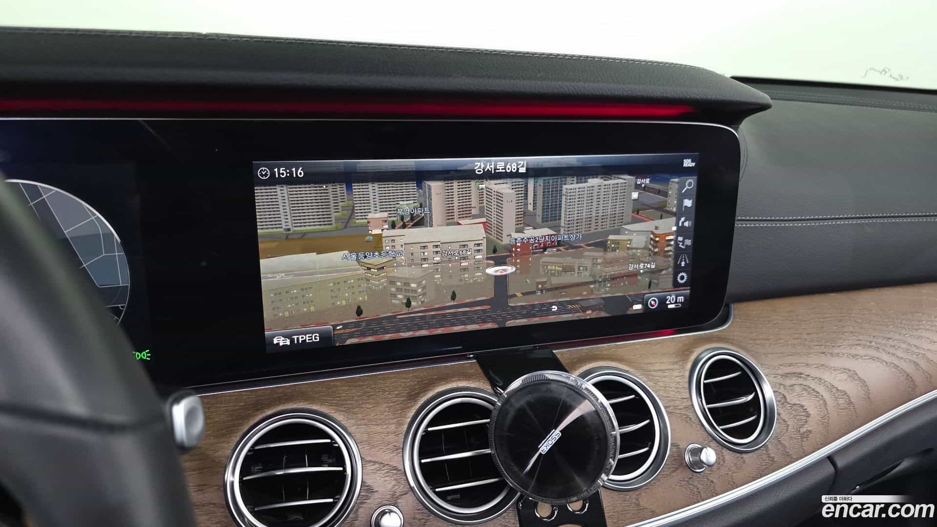 E-Class Mercedes-Benz 2019.4-OPTION-019