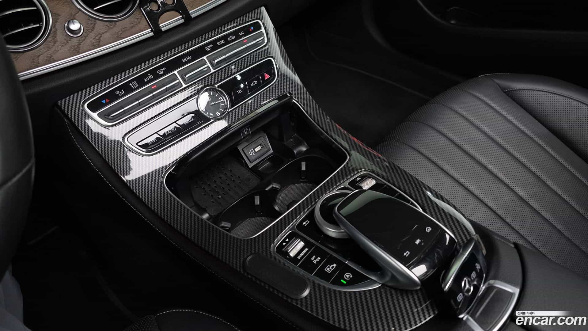 E-Class Mercedes-Benz 2019.4-OPTION-021