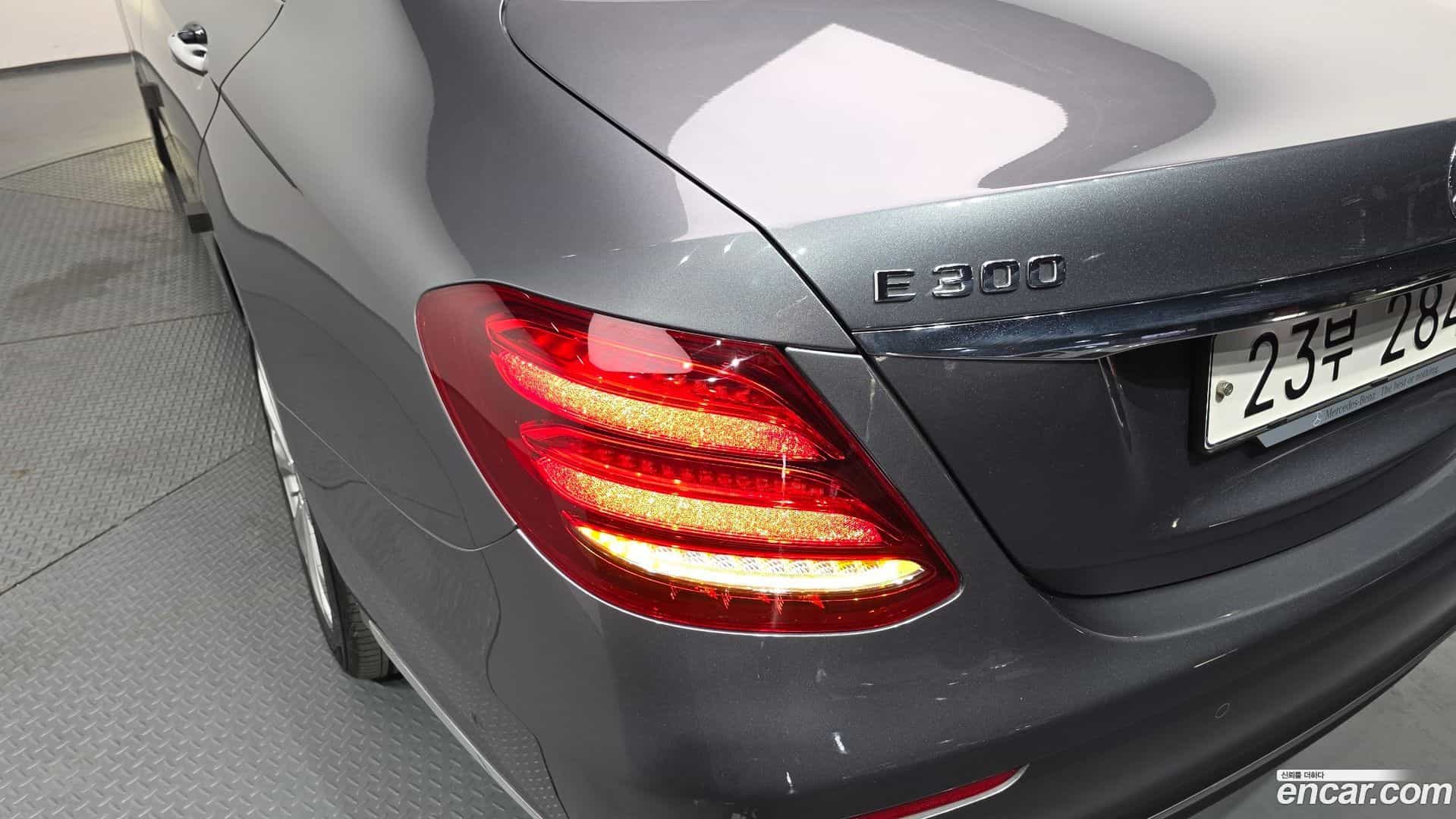 E-Class Mercedes-Benz 2019.4-OUTER-033