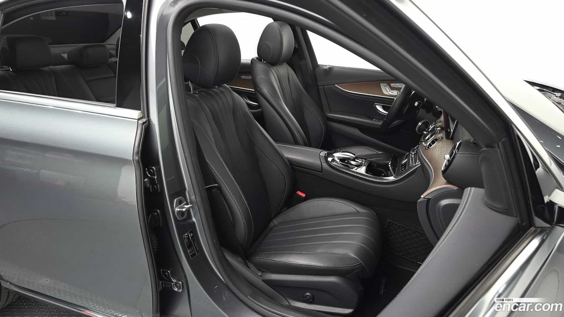 E-Class Mercedes-Benz 2019.4-INNER-036