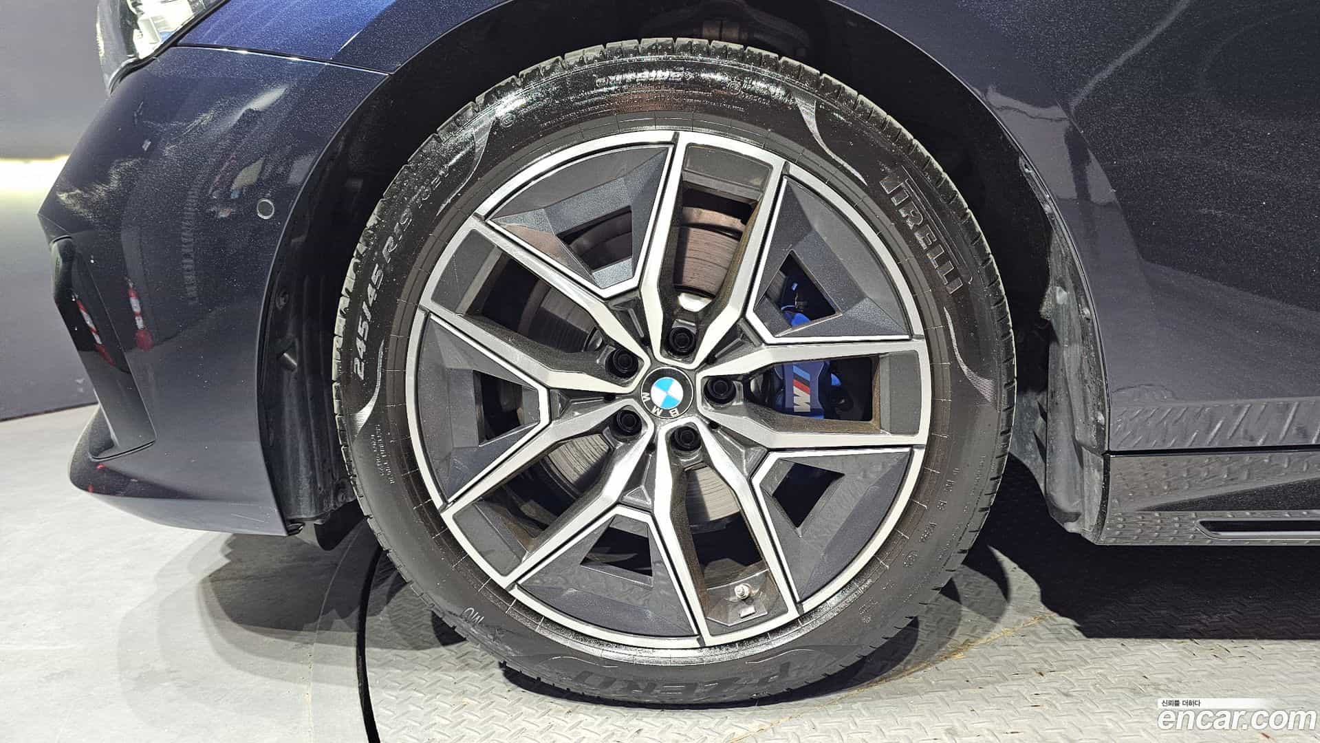 5-Series BMW 2025.7-OUTER-005